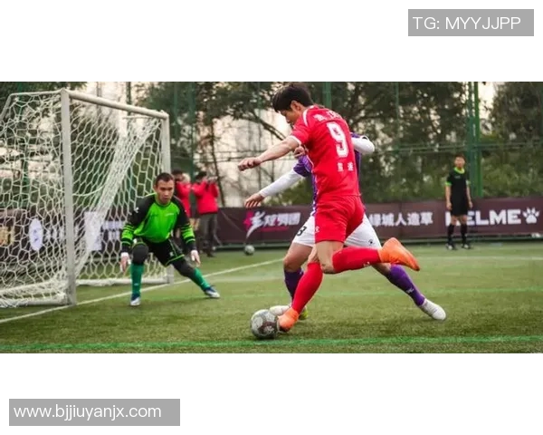 大连足球明星吴静波的传奇故事与职业生涯回顾