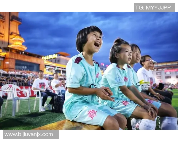 少年心中的足球梦想与明星球员的追逐之旅